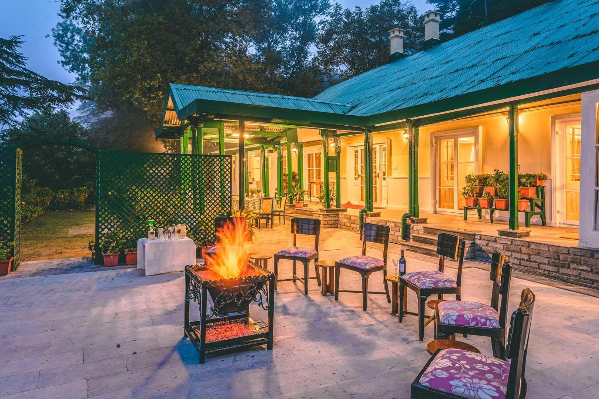 Stayvista At Rose Cottage - Bonfire & Scenic View Shimla Exterior photo